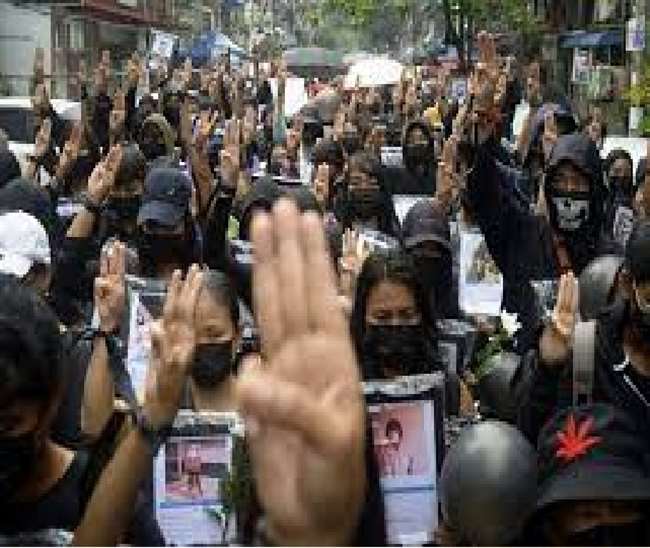 म्यांमार में अब सैन्य सरकार के निशाने पर कलाकर, विरोध-प्रदर्शन का समर्थन करनेवालों के खिलाफ मुकदमा दर्ज