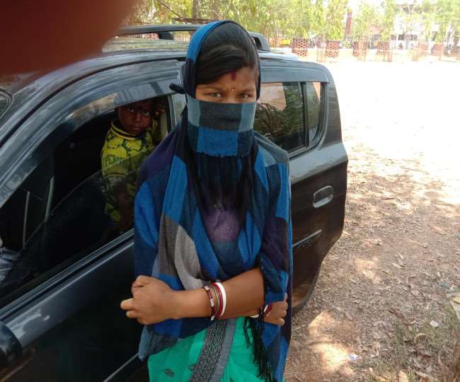 जेल में पति पर हुए जानलेवा हमले को लेकर पत्नी ने पुलिस अधीक्षक से लगाइ