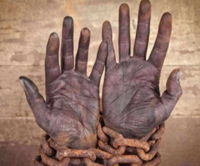 सामाजिक सुरक्षा पेंशन : चार वर्षों से सहरसा में पेंशन के लिए भटक रहे मुक्त बंधुआ  मजदूर - Social Security Pension: Free bonded laborers wandering for pension  in Saharsa for four years