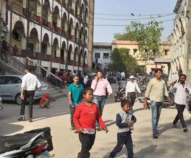 कोर्ट में पेशी के दौरान हरी टी-शर्ट में पप्पू हाड़ी।