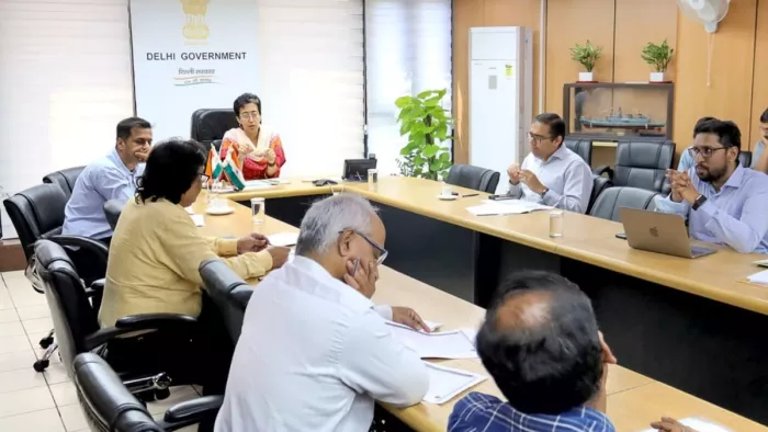 राजधानी में जुलाई तक 100 ईवी चार्जिंग स्टेशन स्थापित करने का लक्ष्य है।