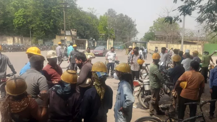 इस्पात संयंत्र में गैस रिसाव की सूचना से मची अफरातफरी