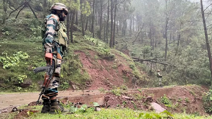 राजौरी में संदिग्ध हलचल देखने के बाद सेना ने की फायरिंग (सांकेतिक)।