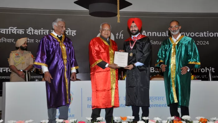 IIM अमृतसर के आठवें दीक्षा समारोह में 320 छात्रों की मिली डिग्री।