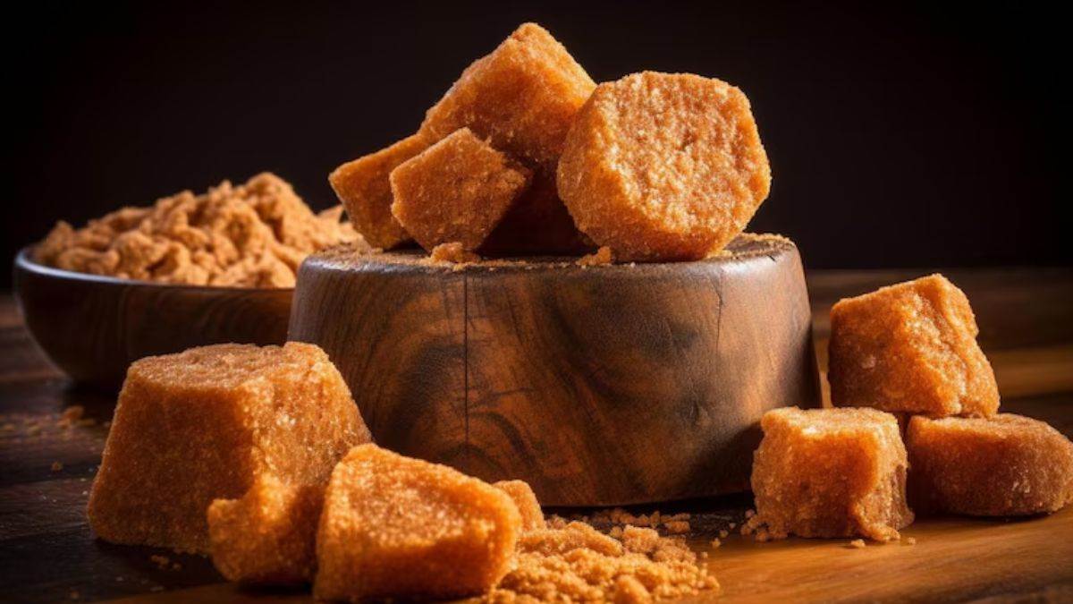 https://www.jagranimages.com/images/newimg/06042025/06_04_2025-jaggery_benefits_23912908.jpg