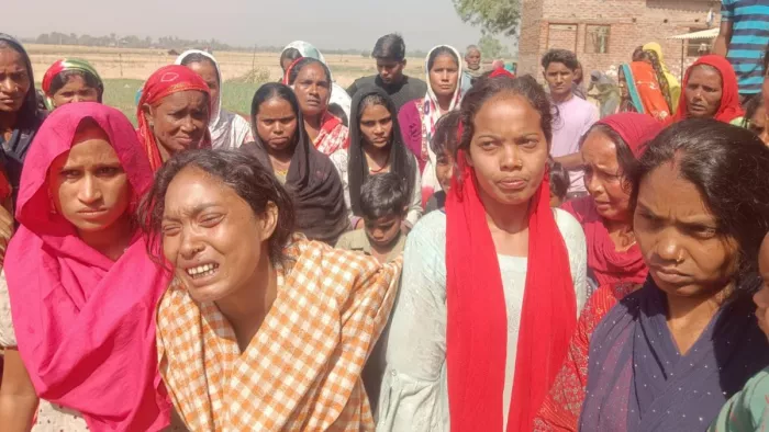 युवक ने ममेरे भाई की हत्या कर दी। परिजनों का रो-रोकर बुरा हाल। (तस्वीर जागरण)