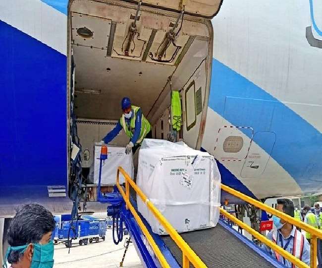 कोरोना महामारी की तीसरी लहर के बीच एएआइ एयरपोर्ट्स निभा रहे अहम भूमिका