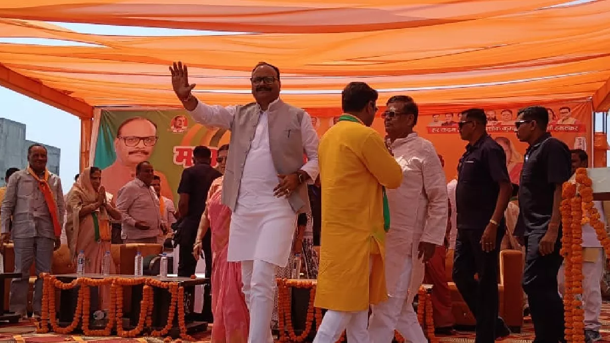 UP: ड‍िप्‍टी सीएम ब्रजेश पाठक बोले- माफिया लिख कर दे रहे हमको गिरफ्तार कर लो, मांग रहे प्राणों की भीख मांग
