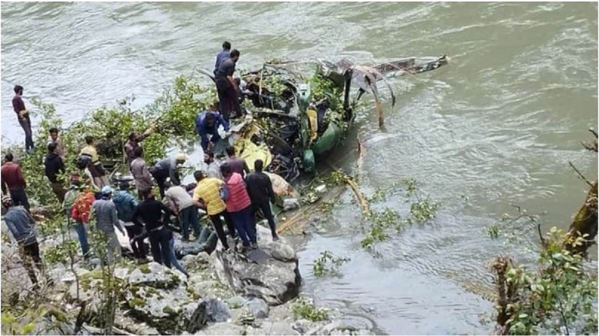 army stops flights of dhruv alh helicopter after kishtwar crash