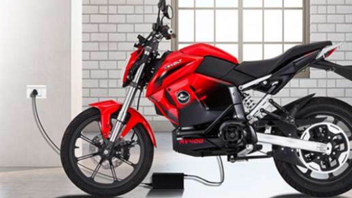 इलेक्ट्रिक टू-व्हीलर को चार्जिंग पर लगाकर भूल जाते हैं? इन 5 बड़े नुकसान को दे रहे हैं दावत, हो जाएं सतर्क