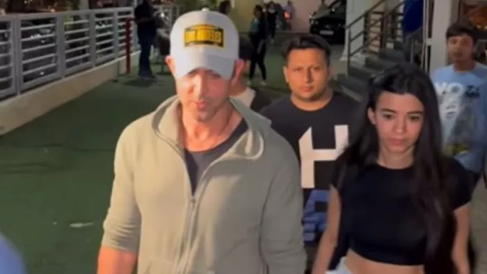 Still Image of Hrithik Roshan and Saba Azad