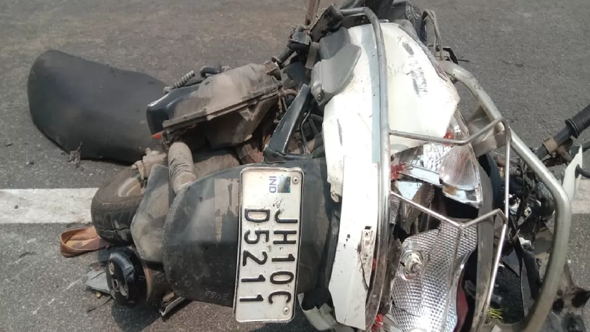 https://www.jagranimages.com/images/newimg/06052024/06_05_2024-dhanbad_road_accident_23712053.webp