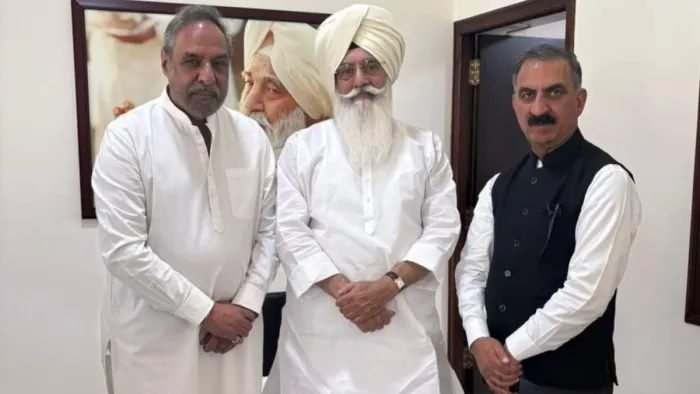 आर्शीवाद लेने धर्मगुरुओं के दरबार में हाजिरी लगा रहे राजनेता