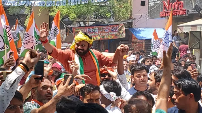 कन्हैया कुमार ने पर्चा भरने के बाद रोड शो में भरी हुंकार।