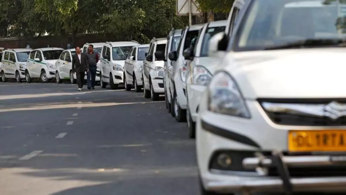 दिल्ली के नारायणा में एमसीडी के नाम पर वसूल रहा था पार्किंग शुल्क, धरा गया