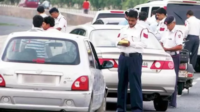 बिना दस्तावेज के सड़कों पर दौड़ने वाले वाहनों के मालिकों की अब खैर नहीं (फाइल फोटो)।