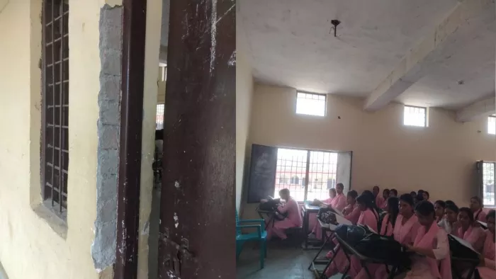 खिड़की की रोशनी में छात्र ढूंढ रहे शिक्षा का उजियारा, दो साल पुरानी बिल्डिंग का प्लास्टर भी झड़ रहा। जागरण