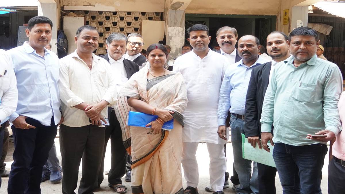 the allegation of winking at patna mayor sita sahu son was withdrawn by mutual consent