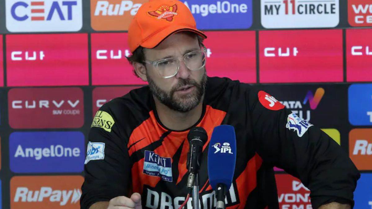 https://www.jagranimages.com/images/newimg/06052025/06_05_2025-srh_coach_23931963.jpg
