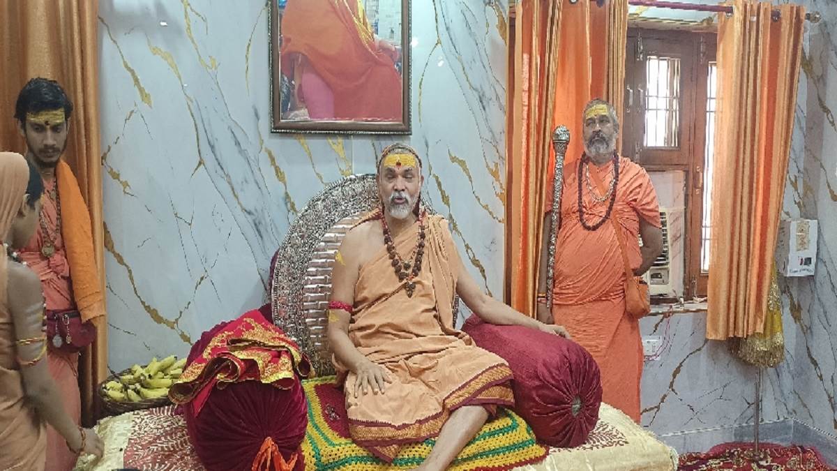 https://www.jagranimages.com/images/newimg/06052025/06_05_2025-swami_avimukteshwaranand_23932217.jpg