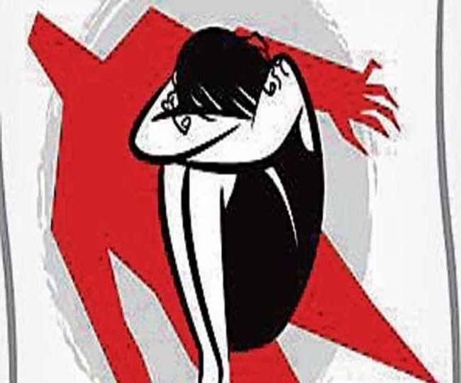 दुष्कर्म का आरोपित बजरंग दल का नेता भूमिगत, बचाव के लिए पत्नी सामने आई