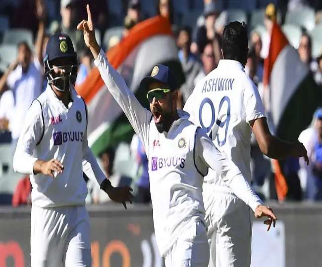 भारतीय टेस्ट टीम के कप्तान विराट कोहली जश्न मनाते हुए (एपी फोटो)