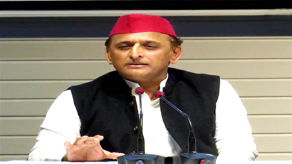 समाजवादी पार्टी ने लोकसभा की दो सीटों पर उपचुनाव के लिए उम्मीदवारों के नाम घोषित कर दिए हैं।