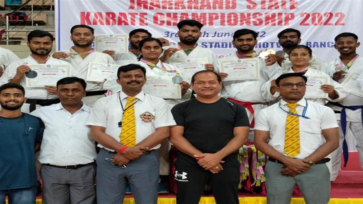 https://www.jagranimages.com/images/newimg/06062022/06_06_2022-karate_championship_22777710.jpg