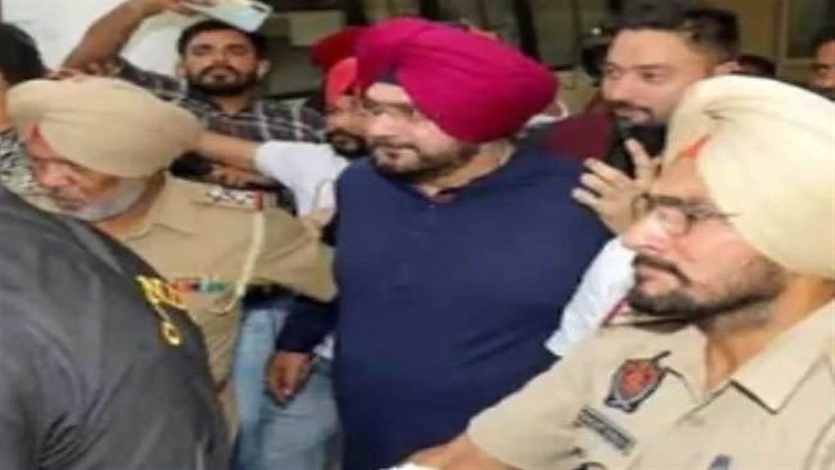 रोडरेज मामले में पटियाला जेल में बंद नवजोत सिंह सिद्धू की तबीयत बिगड़ी,  पीजीआइ चंडीगढ़ लाया गया - Navjot Singh Sidhu ill, Navjot Singh Sidhu lodged  in Patiala jail in road rage