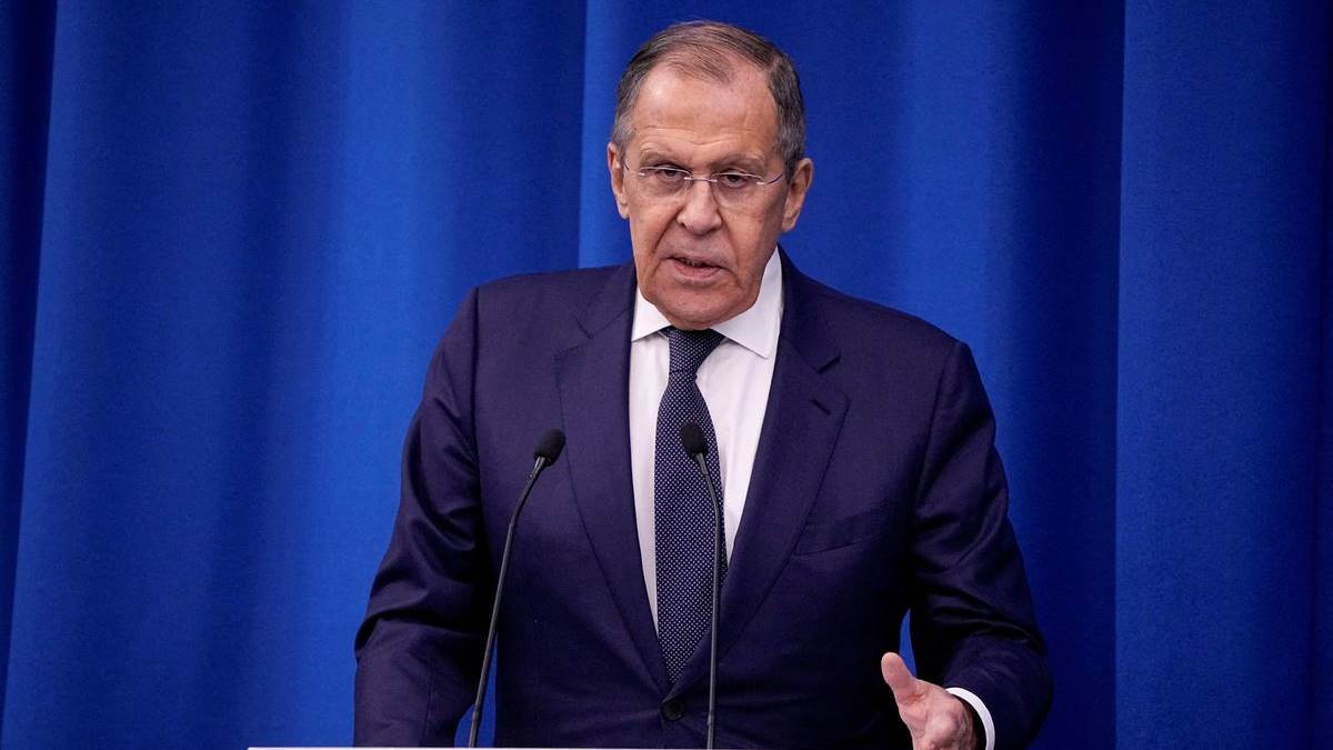 russia says us f 16 fighter jets could carry nuclear weapons if sent to ukraine