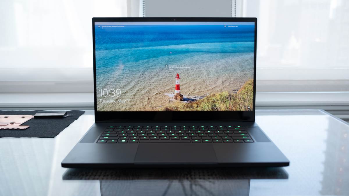 OLED डिस्प्ले वाले लेटेस्ट Laptops के फंक्शन महंगे-महंगे मॉडल में भी नहीं मिलने वाले! लॉन्च होते ही मचाया धमाका