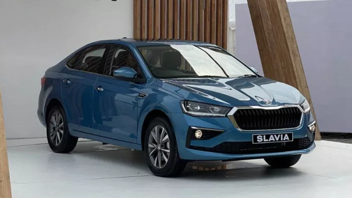 SKoda Slavia Facelift टेस्टिंग के दौरान फिर नजर आई है।