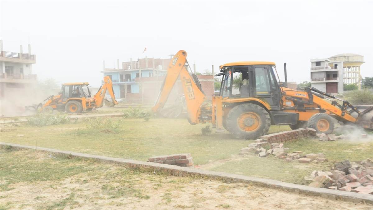 kanpur kda demolishes illegal plotting in ahirwan sajari
