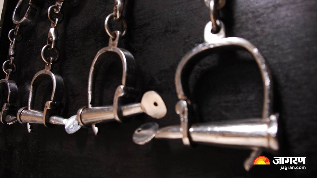 fake bail document racket busted five arrested in bhadohi