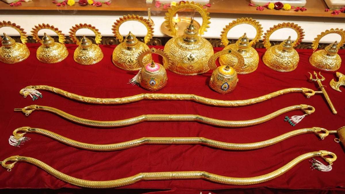 https://www.jagranimages.com/images/newimg/06062025/06_06_2025-ayodhya-ram-mandir-jwellery_23957261_135319741.jpg