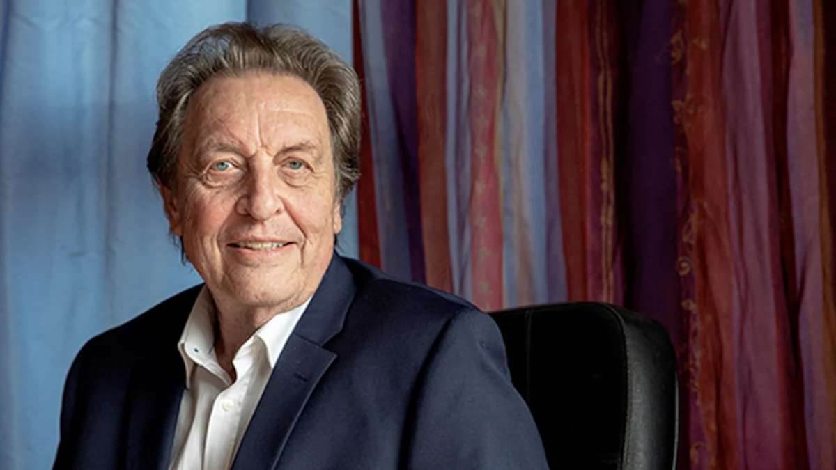 https://www.jagranimages.com/images/newimg/06062025/06_06_2025-errol_musk_23957406.jpg