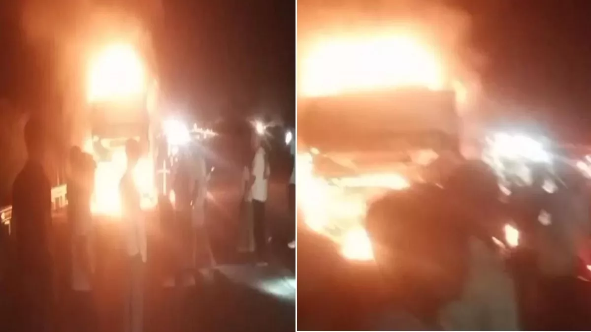 Fire in Bus : यमुना एक्सप्रेसवे पर स्लीपर कोच बस में लगी आग, यात्रियों ने कूदकर बचाई जान
