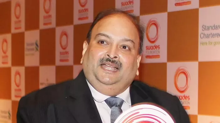 सेबी ने बैंकों को चोकसी के लाकर समेत सभी खाते अटैच करने का निर्देश दिया है।