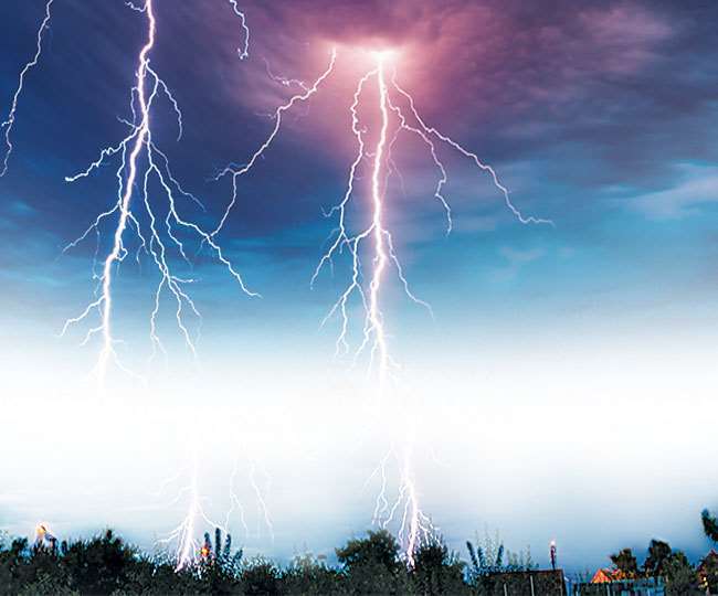 lightning safety tips आकाशीय बिजली एक प्राकृतिक घटना जानें इससे बचाव के  उपाय - lightning safety tips: Celestial lightning is a natural phenomenon  learn preventive measures Jagran Special