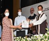 उप मुख्यमंत्री केशव प्रसाद मौर्य ने ने मृतक आश्रितों को नियुक्ति पत्र बांटे।