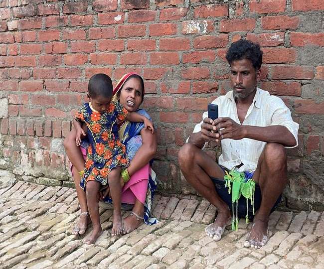 विश्व में फैली कोरोना महामारी के कारण कई देशों की अर्थव्यवस्था गंभीर स्थिति में है।