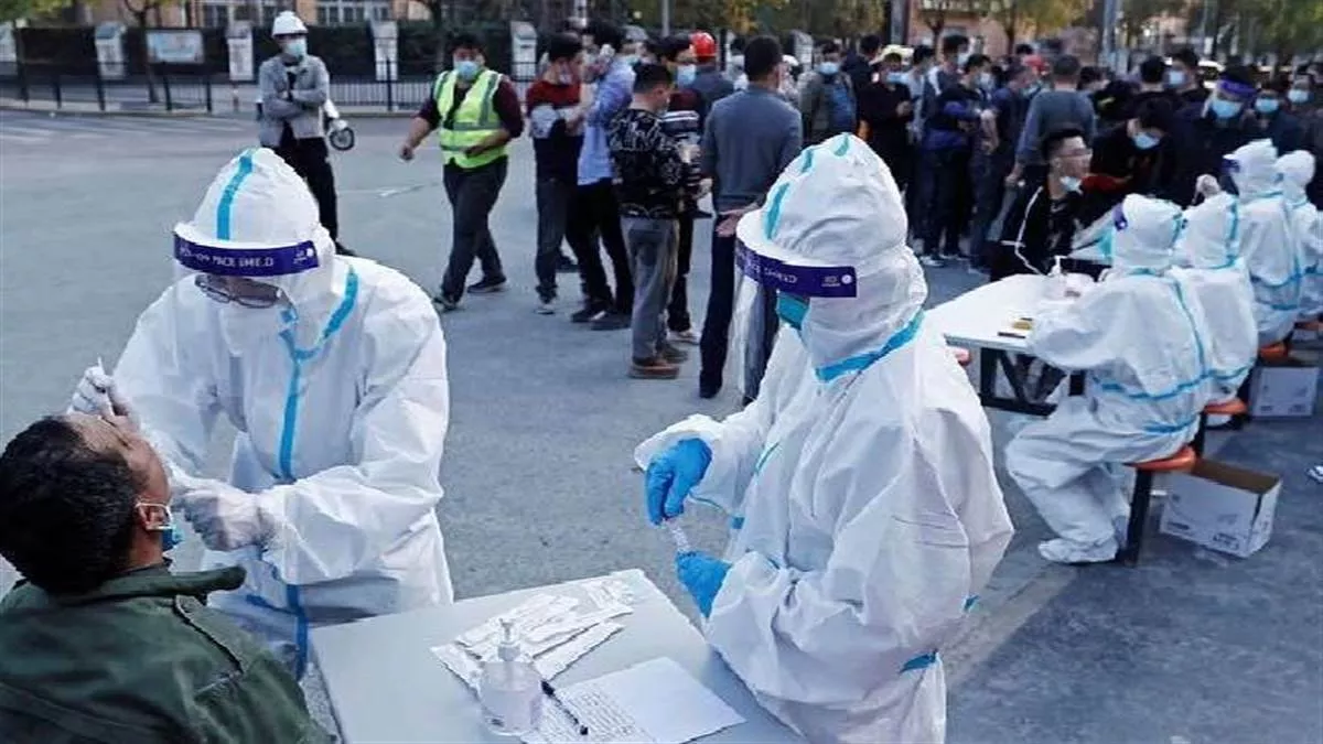 Covid Cases in China: चीन में फिर डराने लगी कोरोना वायरस की रफ्तार, पिछले 24 घंटे में मिले 112 नए केस