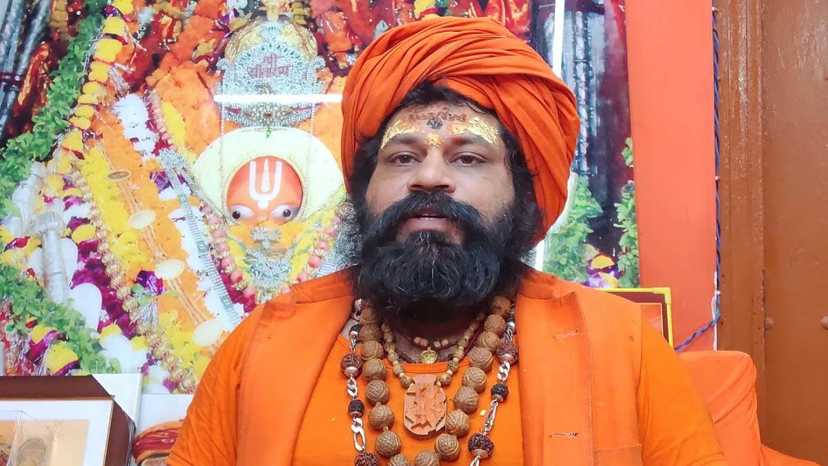 ayodhya hanumangarhi mahant threatened filmmaker leena manimekalai after documentary film kaali controversial poster