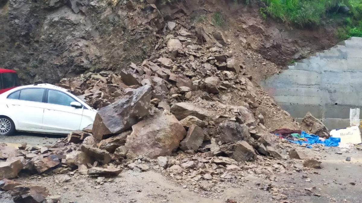 Shimla Landslide: शिमला के ढली में भूस्‍खलन की चपेट में आए टेंट में सो रहे तीन लोग, 14 साल की लड़की की मौत