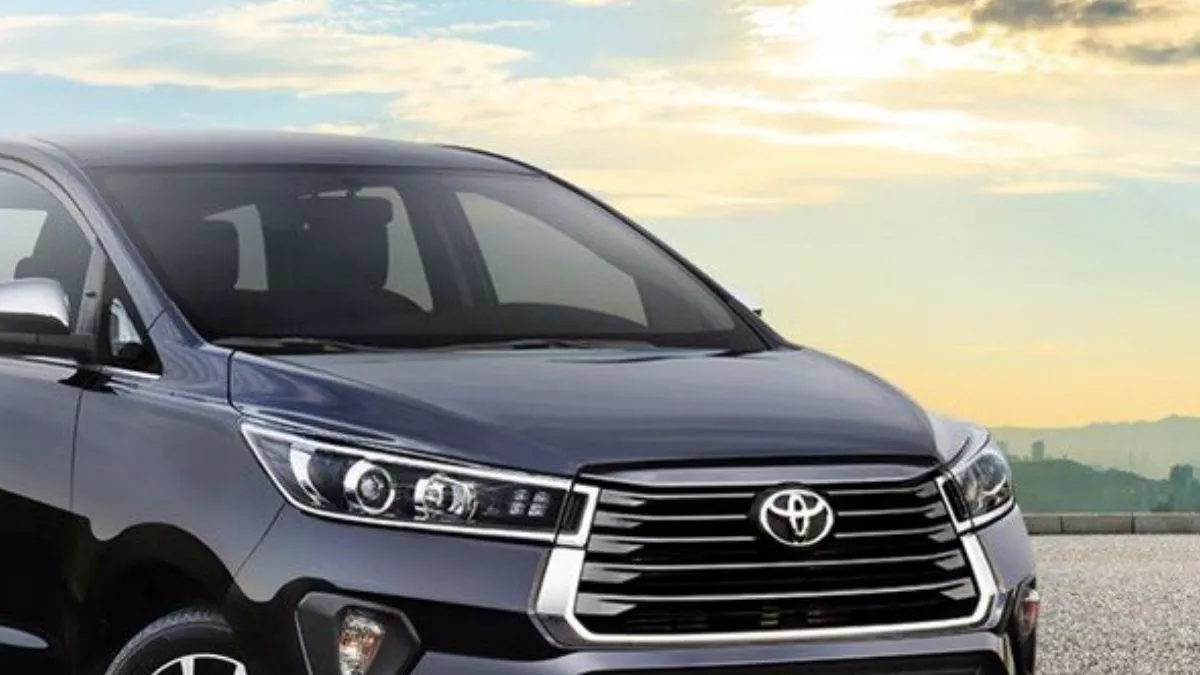 Toyota Innova HyCross Hybrid कार को करने वाली है लॉन्च, जानें इसकी खासियत