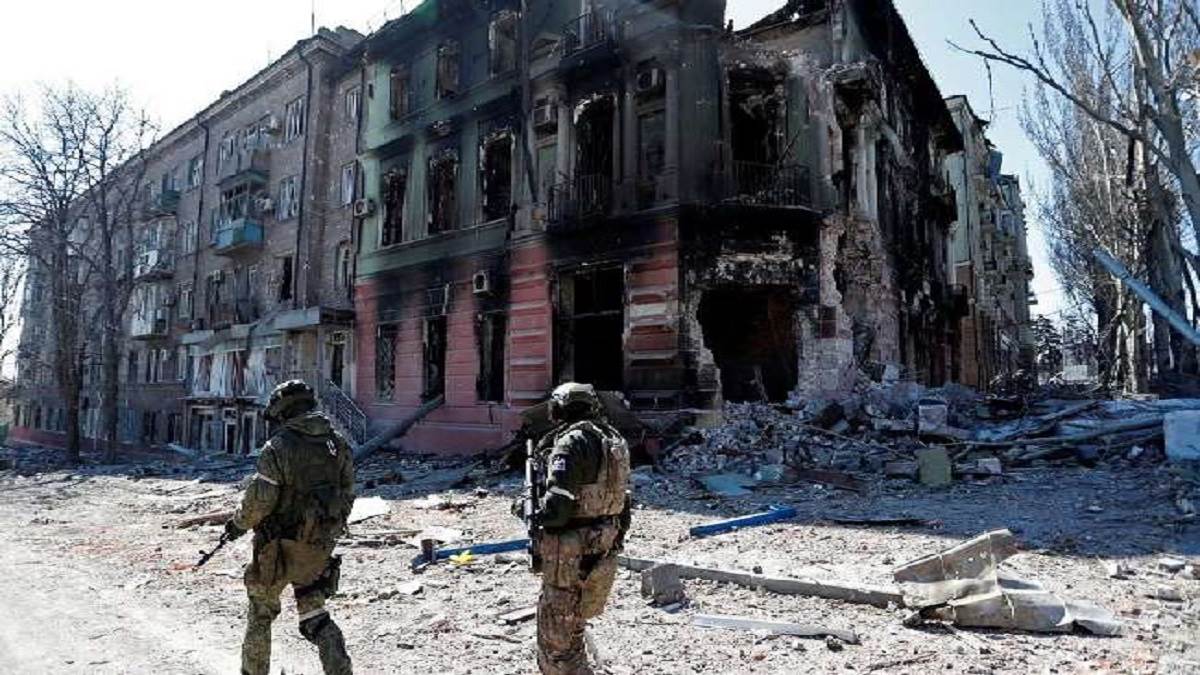 फाइल फोटो: रूसी हमले मे तबाह यूक्रेन की एक इमारत
