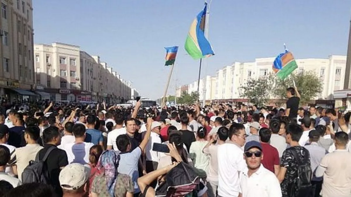 Uzbekistan Deadly Protest: उज्बेकिस्तान में हिंसा के दौरान 18 लोग मारे गए और 243 घायल, जानें क्या है पूरा मामला