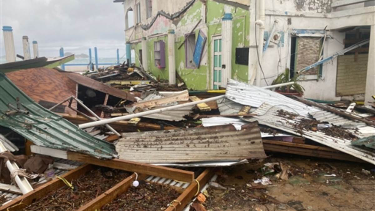 https://www.jagranimages.com/images/newimg/06072024/06_07_2024-beryl_hurricane_23753199.jpg