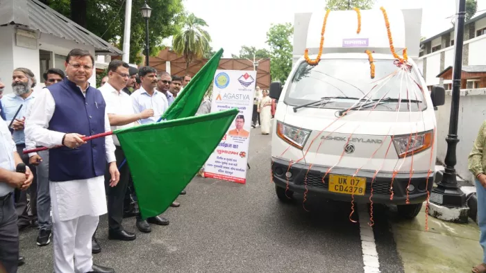 सीएम धामी ने राज्य की पहली मोबाइल साइंस लैब को दिखाई हरी झंडी