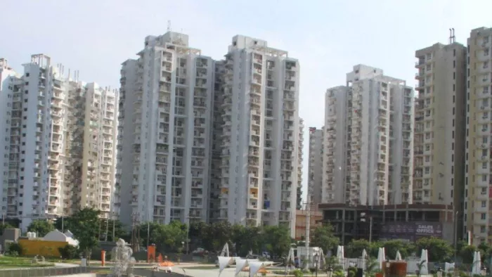 Noida News: नोएडा में बहुमंजिला आवासीय इमारतों की ऊंचाई होगी कम। फाइल फोटो